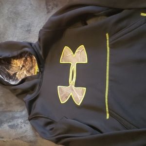 6 boys youth small underarmour hoodies